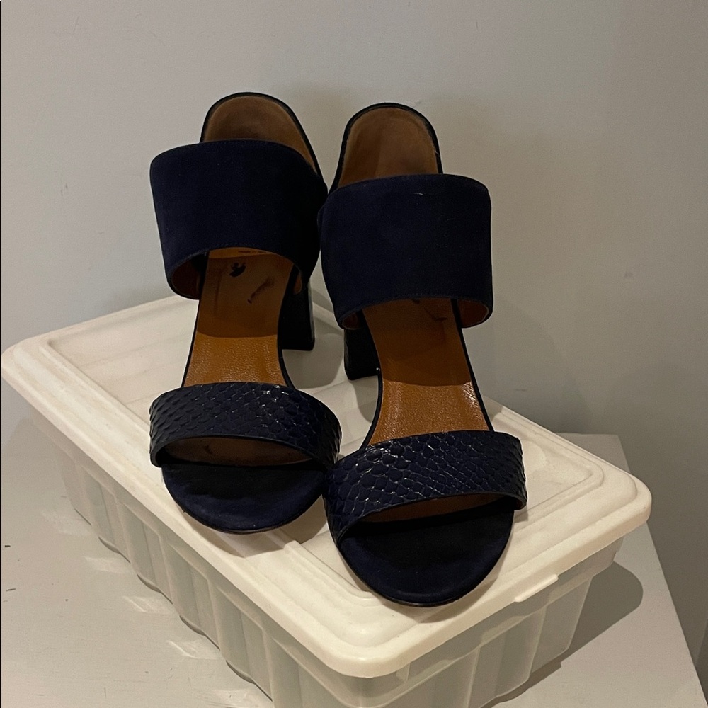 Aquatalia Pumps - Size 6 - Navy
